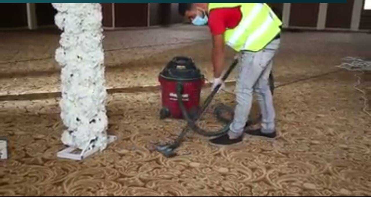 شركة لكافة اعمال التنظيف الشامل المباني بعد الدهان و البناء وجلي البلاط وتشمل خدماتنا مايلي: تنظيف شامل للشركات و المكاتب و المحلات التجارية و كافة المباني تنظیف جمیع المداخل الخارجیة والأبواب الخا...