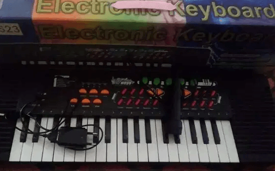 Electronic keyboard. بيانو اطفال