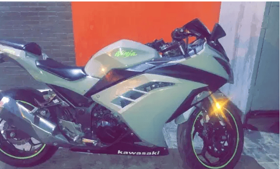 Kawasaki ninja 300, 2015